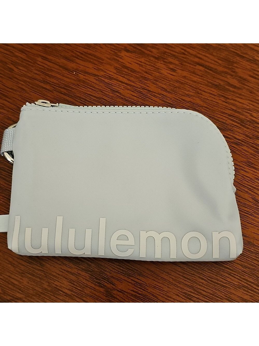 NWT Lululemon Clippable Card Pouch